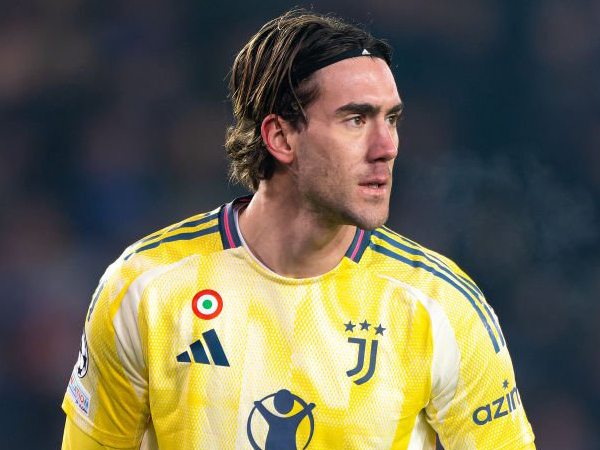 Milan Incar Duet Dusan Vlahovic  dan Rasmus Hojlund. Bagaimana Gimenez?